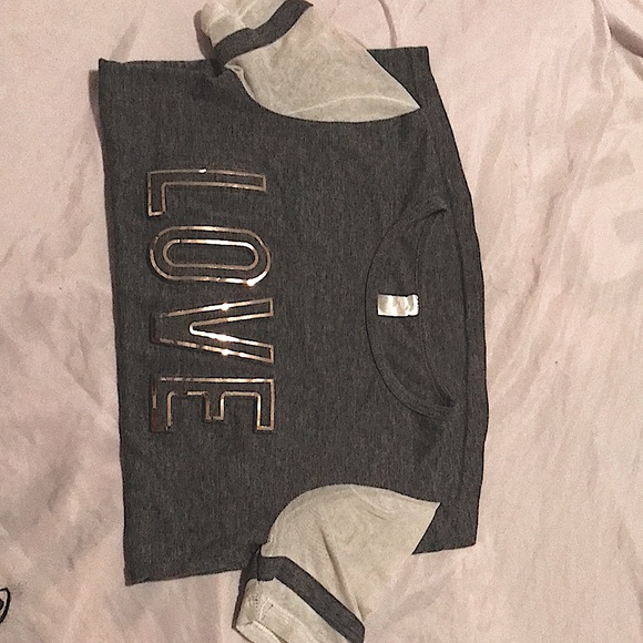 Grey Top,Bold letters (LOVE) in Gold - Picture 4 of 4